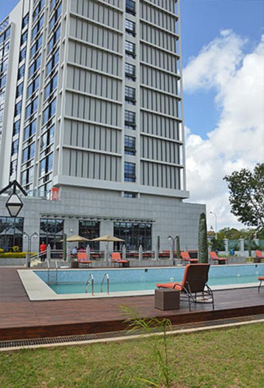 President Hotel At Umodzi Park Лилонгве Экстерьер фото
