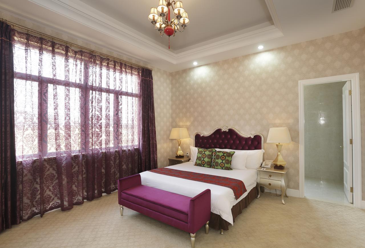 President Hotel At Umodzi Park Лилонгве Экстерьер фото